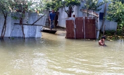 মিঠামইনে বাড়ছে বন্যার পানি